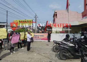 Bawaslu Kabupaten Padang Lawas Kembali di Unjuk Rasa Masyarakat Atas Dugaan Kecurangan Perhitungan Suara di TPS Kecamatan Sosa