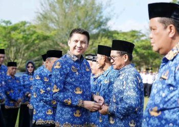 Bupati Ogan ilir Memimpin Apel Gabungan Pemerintah Kabupaten Ogan Ilir Sekaligus Halal Bihalal Idul Fitri 1445H/ 2024M.