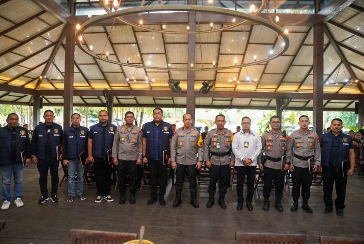Kapolda berikan Apresiasi dan PIN Emas Buat Polisi, Sukses Ungkap Pembunuhan Sadis Dalam Waktu 1 X 24 Jam