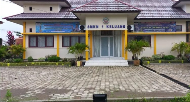 Kepala SMK Negeri 1 Keluang Kab.Musi Banyuasin Diduga Rekayasa Laporan Penggunaan Dana BOS Reguler Thn 2022-2023 Diduga Merugikan Negera, Sekolah Terima Rp.1,7 Miliar Lebih