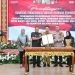 Menghadiri Penandatanganan Naskah Perjanjian Hibah Daerah (NPHD) secara Serentak Untuk Pengamanan Pelaksanaan Penyelenggaraan Pemilihan Gubernur dan Wakil Gubernur Tahun 2024