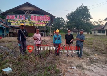 Akibat korsleting arus kabel induk listrik PLN satu RT 04 dusun 2 desa simpang Bayat kecamatan Bayung Lencir mengalami kerugian material