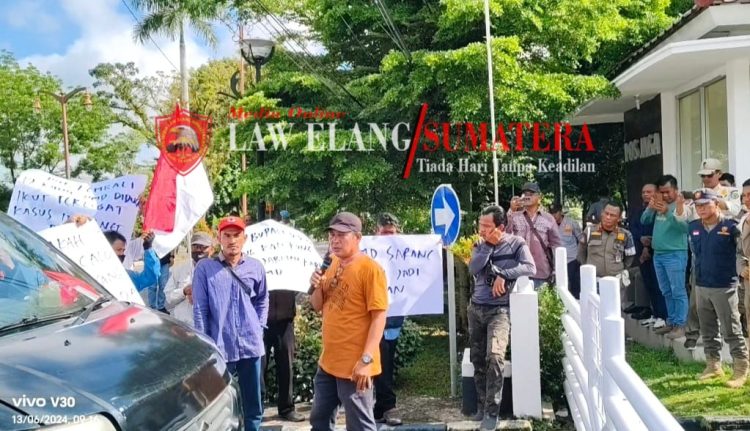 Diduga Janggal, Mencurigakan, Dan Memperkeruh Suasana, Penunjukkan Plt Kadis PMD Muba Didemo Masyarakat