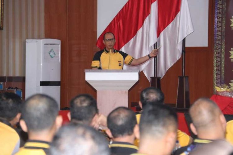 KAPOLDA SUMSEL BERI ARAHAN PEMIMPIN SEBAGAI TELADAN BAGI PERSONELNYA