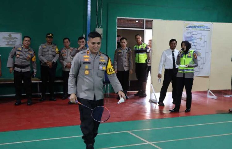 KAPOLRES CUP 3: MEMPERERAT PERSATUAN DAN SEMANGAT MELALUI TURNAMEN BADMINTON DALAM RANGKA HARI BHAYANGKARA KE-78