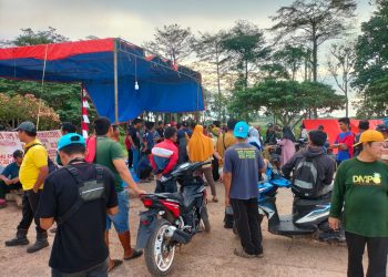 PABRIK KELAPA SAWIT (PKS)PT.PWS POM 13 HARI TIDAK BEROPRASI AKIBAT DEMO MASYARAKAT DUA DESA YANG TERUS BERLANJUT.