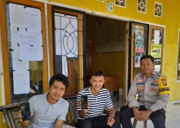Bhabinkamtibmas Polres Pagaralam Serukan Waspada Pencurian Kopi dan Karhutla, Sosialisasikan Kewajiban Pajak Kendaraan