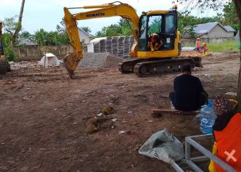 Diduga PT Waskita Gunakan Eksavator Tanpa SLO dan Minyak Solar Subsidi Kerjakan Proyek SR