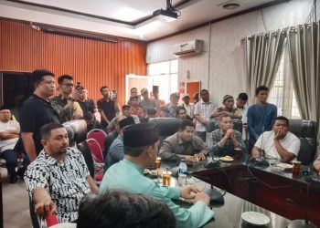 Atasi Abu dan Jalan Rusak di Pematang Cengal, DPRD Langkat Janjikan 1 Km Aspal, EMP Gebang Bantu 200 Truk Sertu