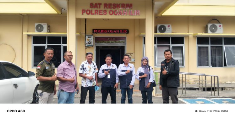 PWI Bersama AMKI Datangi Polres OI Laporan Akun Bodong Rosi Rosi
